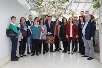 Mañanes ve una "revolución" convocar mil plazas de profesores y la oposición denuncia la subida de tasas