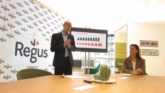 Phillipe Jiménez presenta las instalaciones de Regus en Zaragoza