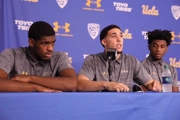 Cody Riley, LiAngelo Ball, y Jalen Hill, jugadores de la UCLA detenidos en China
