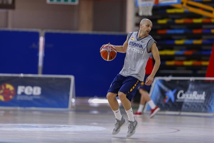Albert Oliver entrenando con España