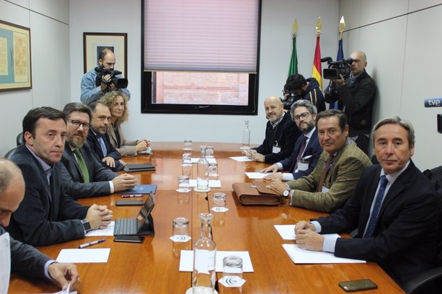 Reunión de Asemesa y el consejero de Agricultura, Rodrigo Sánchez Haro.
