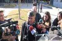 La defensa de los acusados sale "satisfecha" de su declaración y dice que la versión que da la acusación es "falsa"