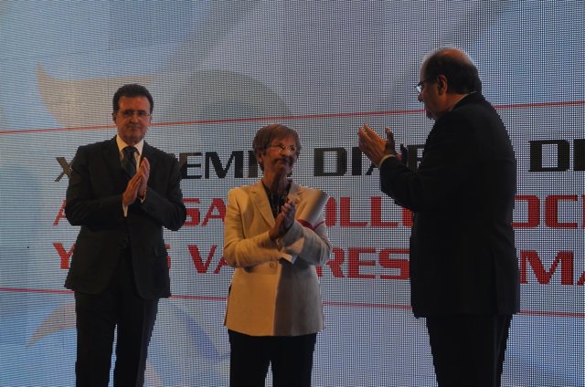 León.- Un momento de la entrega del premio