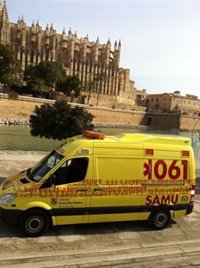 Muere un motorista de 57 años tras chocar con un coche en el Paseo Marítimo