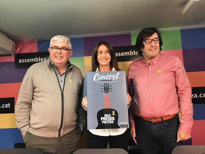 A. Alcobewrro i L. Puchal (ANC) amb la productora G. Recoder