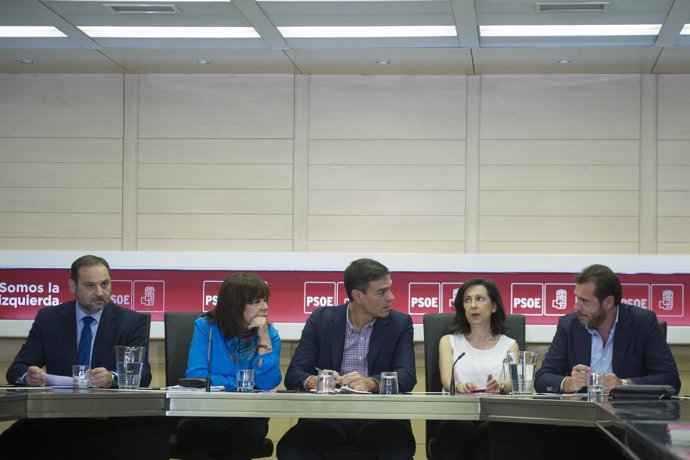 Pedro Sánchez preside la reunión de la Permanente del PSOE en Ferraz