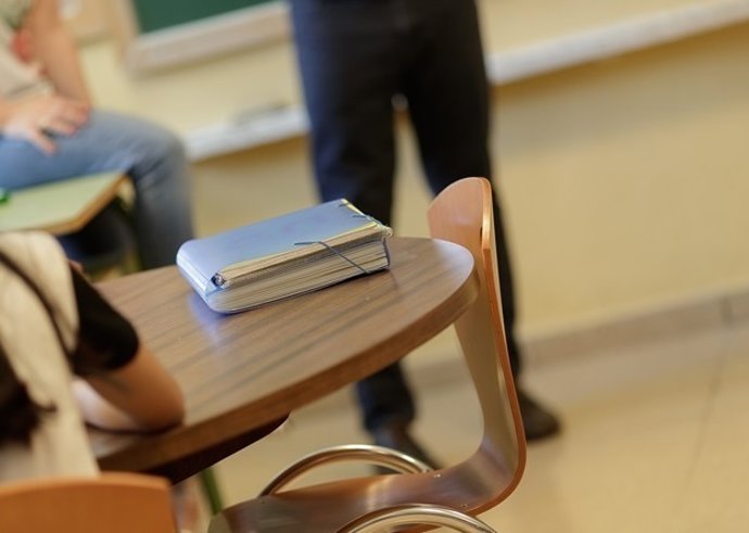 Imagen de recurso de un profesor en el aula 