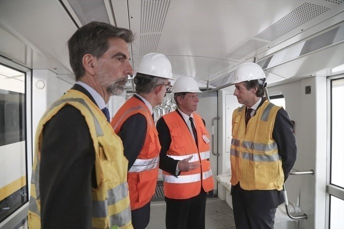 El ministro de Fomento visita unas obras