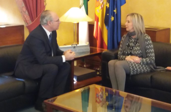 El presidente del Parlamento recibe a la fiscal superior de Andalucía