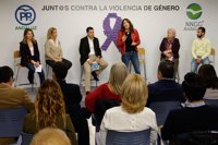 Moreno insiste un pacto andaluz contra la violencia de género porque "es una batalla de todos"
