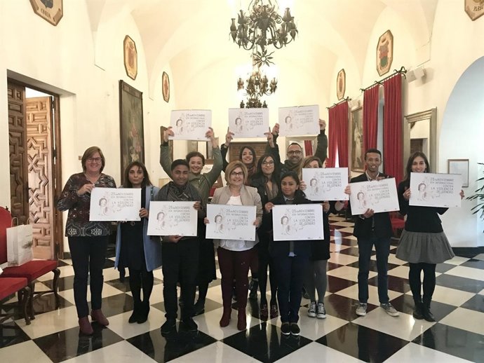 Asociaciones de diversos países visitan la Diputación de Cáceres