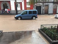 Una borrasca "muy eficiente" provocará una situación "muy adversa" de lluvias y viento en Canarias este fin de semana