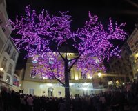 El Teatro Cervantes de Málaga anticipa este sábado la Navidad con el encendido de su fachada y villancicos populares