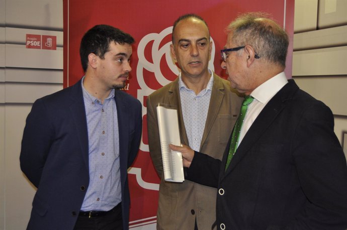 Fernando Gimeno, Alfredo Sancho y Darío Villagrasa, del PSOE Aragón. 