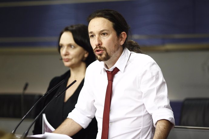 Pablo Iglesias y Carolina Bescansa