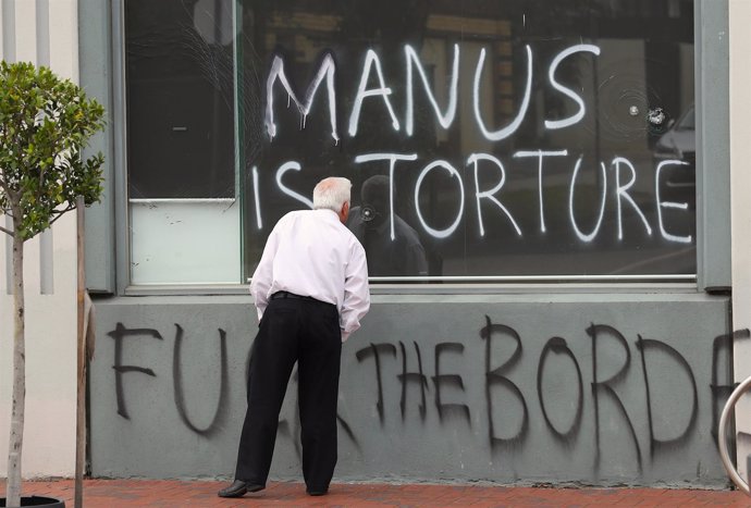 Pintadas en Australia contra el centro de detención en la isla de Manus 