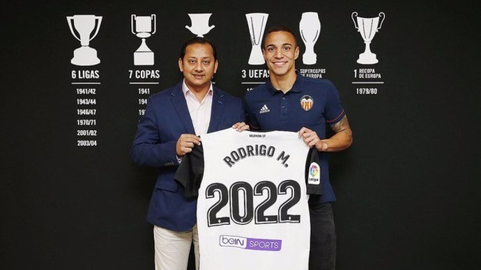 Rodrigo Moreno renueva con el Valencia hasta 2022