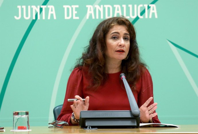 La consejera de Hacienda, María Jesús Montero, valora los PGE para 2017