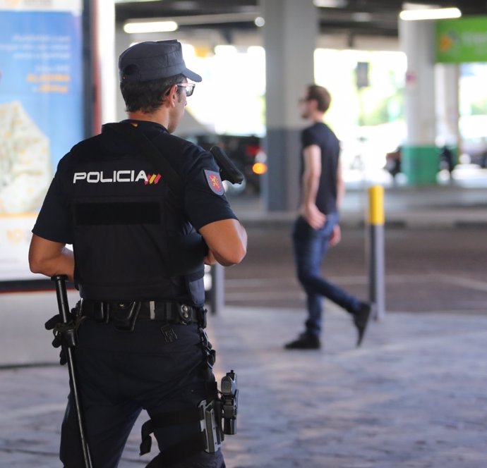 Recursos de Policía Nacional, agente, agentes, policía, policías