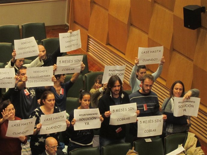 Trabajadores CTLs en el pleno.