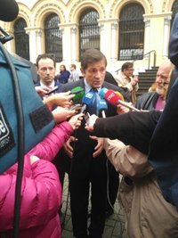 Javier Fernández reprocha al Gobierno central no haber simultaneado la negociación del concierto y del régimen común