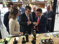 El oro verde inunda Bilbao durante la Fiesta del Primer Aceite jiennense