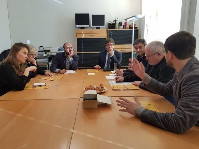 Reunió d'Òmnium amb el Govern revocat en Brussel·les