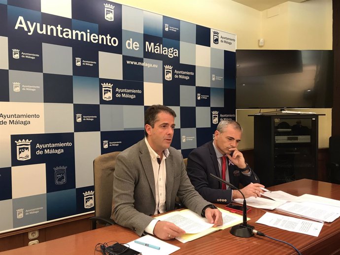 Carlos Conde y Julio Andrade en rueda de prensa 