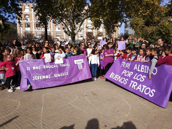 Ruiz (centro) participa en uno de los actos organizados