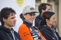 Laia Sanz y Àlex Crivillé inauguran en Seva el decimoséptimo 'Pati14' de la Fundación Cruyff