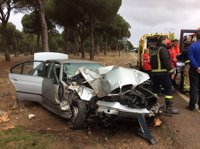 Dos heridos, entre ellos un niño de 12 años, tras chocar con un poste de telefonía en Simancas (Valladolid)