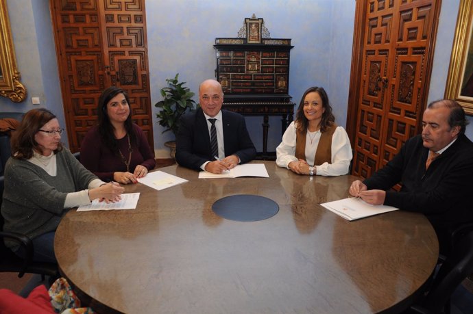 Firma de convenio entre Diputación de Córdoba y Consortium