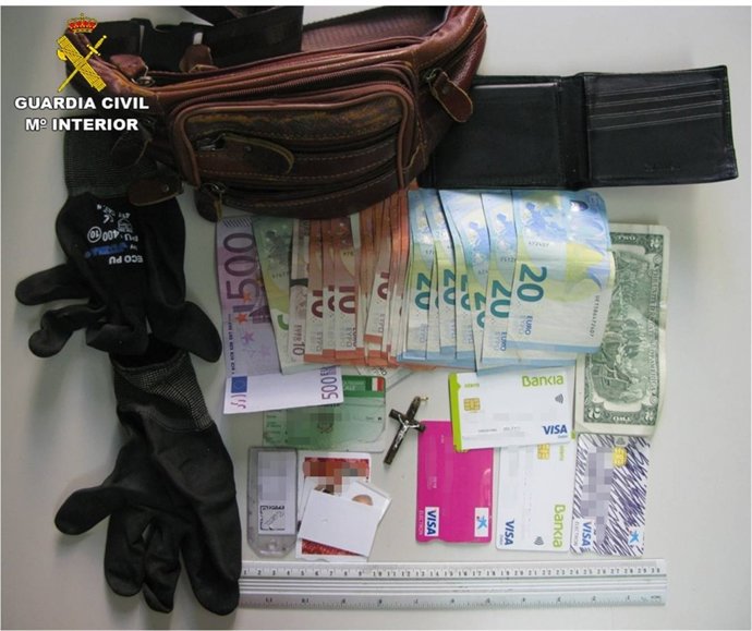 Objetos intervenidos por la Guardia Civil