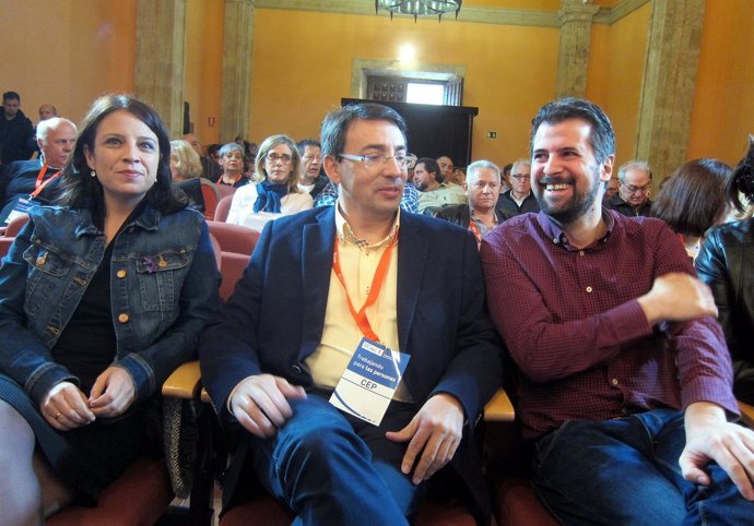 Salamanca. Luis Tudanca (derecha) junto a Fernando Pablos y Adriana Lastra 