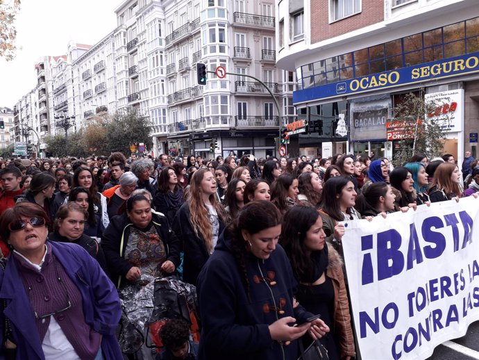 Manifestación contra la violencia de género en Santander 
