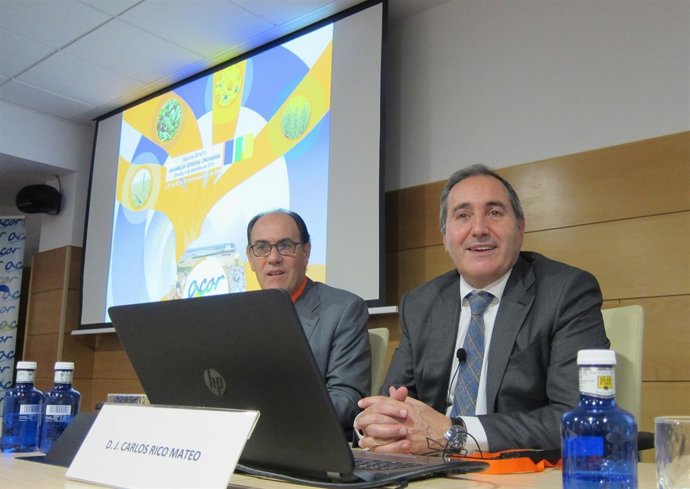 Rico se dirige a los delegados de Acor