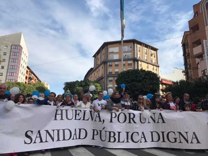 Manifestación por una sanidad digna en Huelva