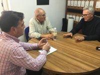 Diego Cañamero (Unidos Podemos) analiza con Cáritas la situación de los temporeros de la aceituna en Jaén