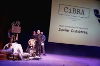 El Festival CIBRA premia a Javier Gutiérrez por su interpretación en 'El autor'
