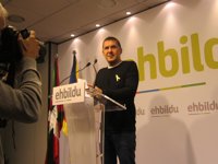 Otegi dice que Euskadi es una autonomía intervenida y ve "ridículo" que PNV afirme que habla "de tú a tú con el Estado"