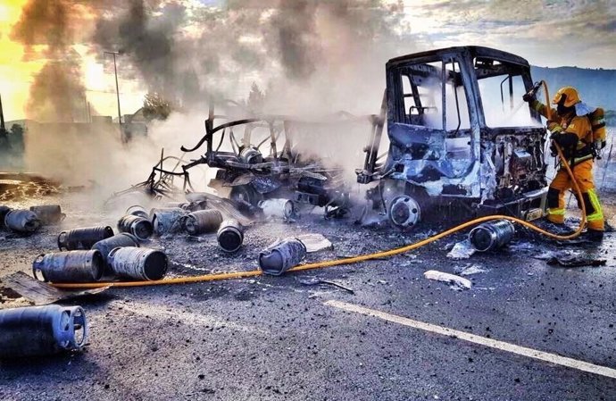 Incendio del camión en Aspe