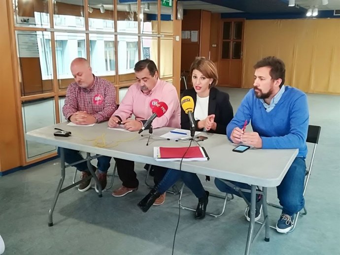 Rueda de prensa de En Marea con representantes de la CIG en A Coruña