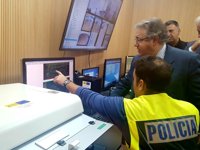 Zoido pide "evitar crispaciones" sobre el traslado de inmigrantes al CIE provisional de Archidona