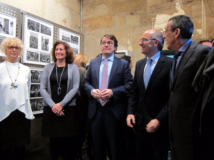Autoridades en el homenaje a Pérez Millán en Salamanca
