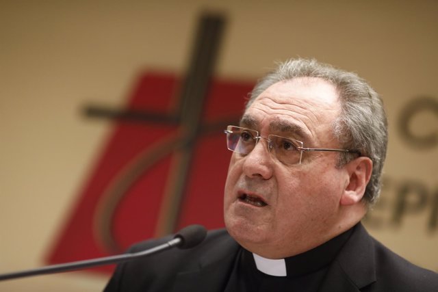 El secretario general y portavoz de la Conferencia Episcopal Español