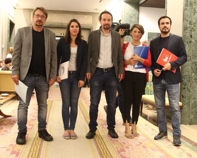 Domènech, Irene Montero, Iglesias, Yolanda Díaz y Alberto Garzón