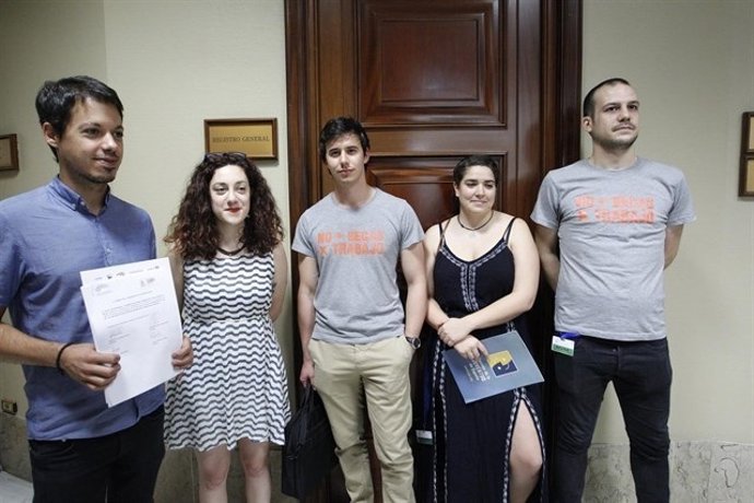 Podemos presenta su ley sobre becarios