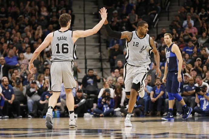 Pau Gasol y LaMarcus Aldridge (San Antonio Spurs)