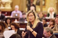 Gómez defiende que el decreto sobre el catalán en el IbSalut "asegura la asistencia sanitaria"