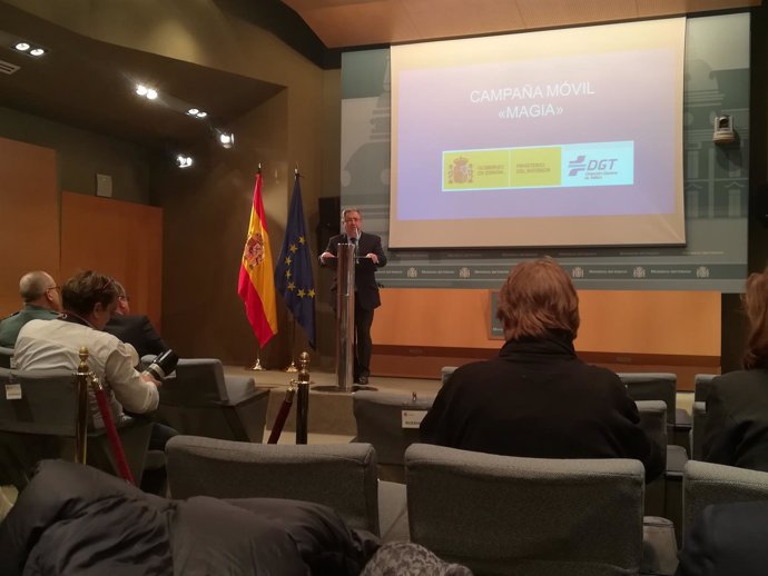 Juan Ignacio Zoido presenta camapaña de Tráfico